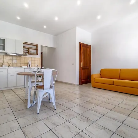 Апартаменты Emme House *